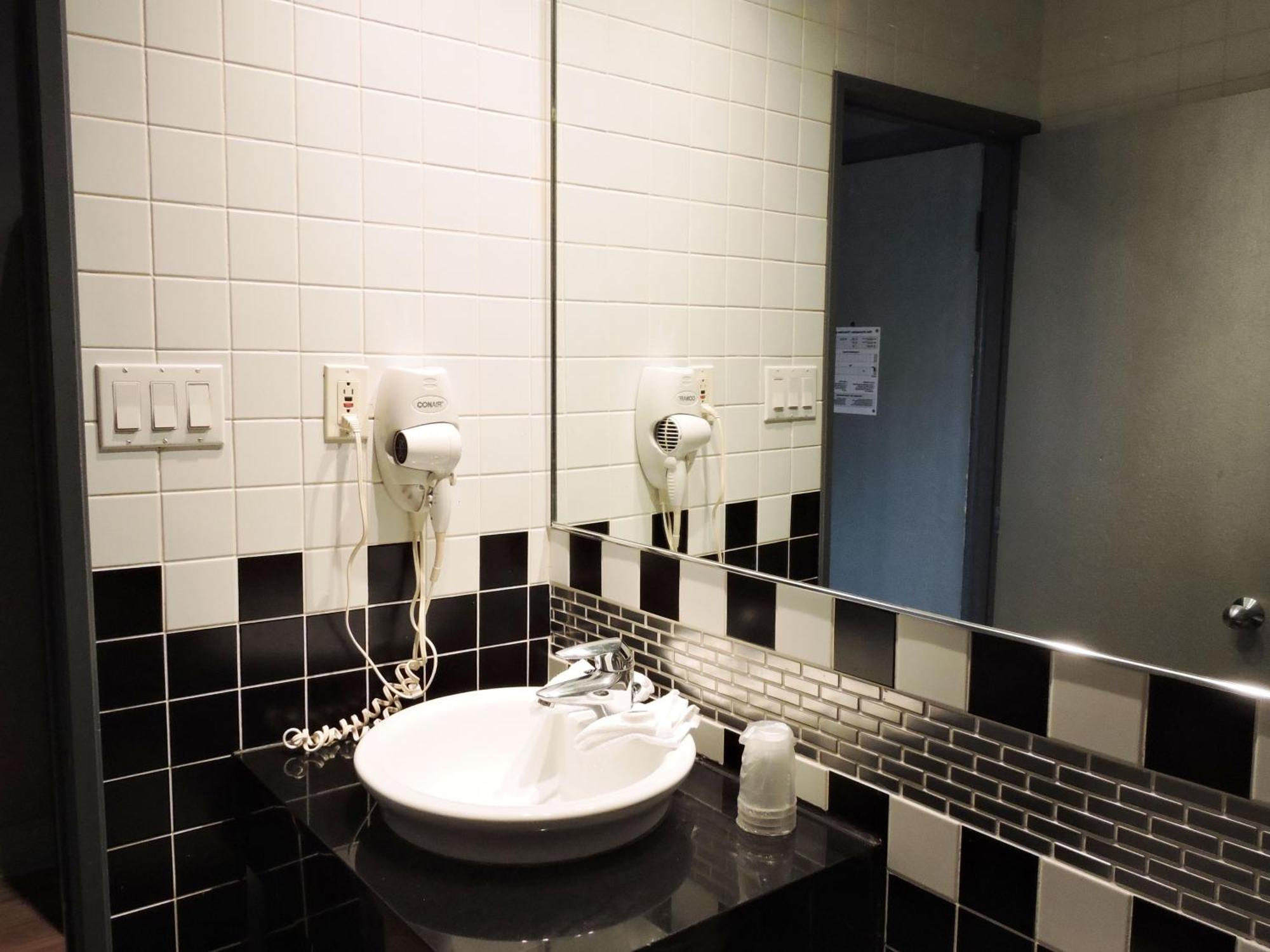 Hotel Newstar Montréal Eksteriør bilde